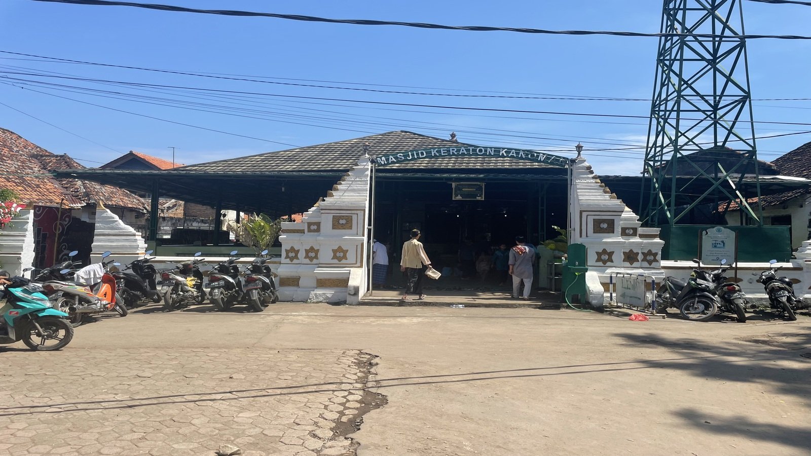 Masjid Agung Keraton Kanoman Cirebon: Jejak Sejarah dan Peradaban Islam di Tanah Jawa