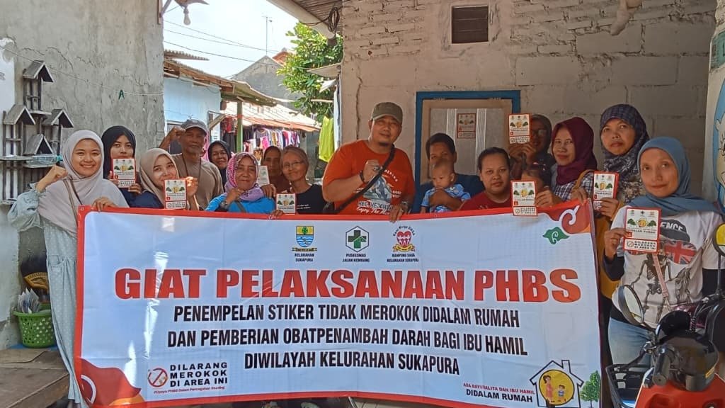 Kegiatan Kampung Siaga Aktif Penempelan Sticker Dilarang Merokok Bersama Kelurahan Sukapura dan Puskesmas Jalan Kembang